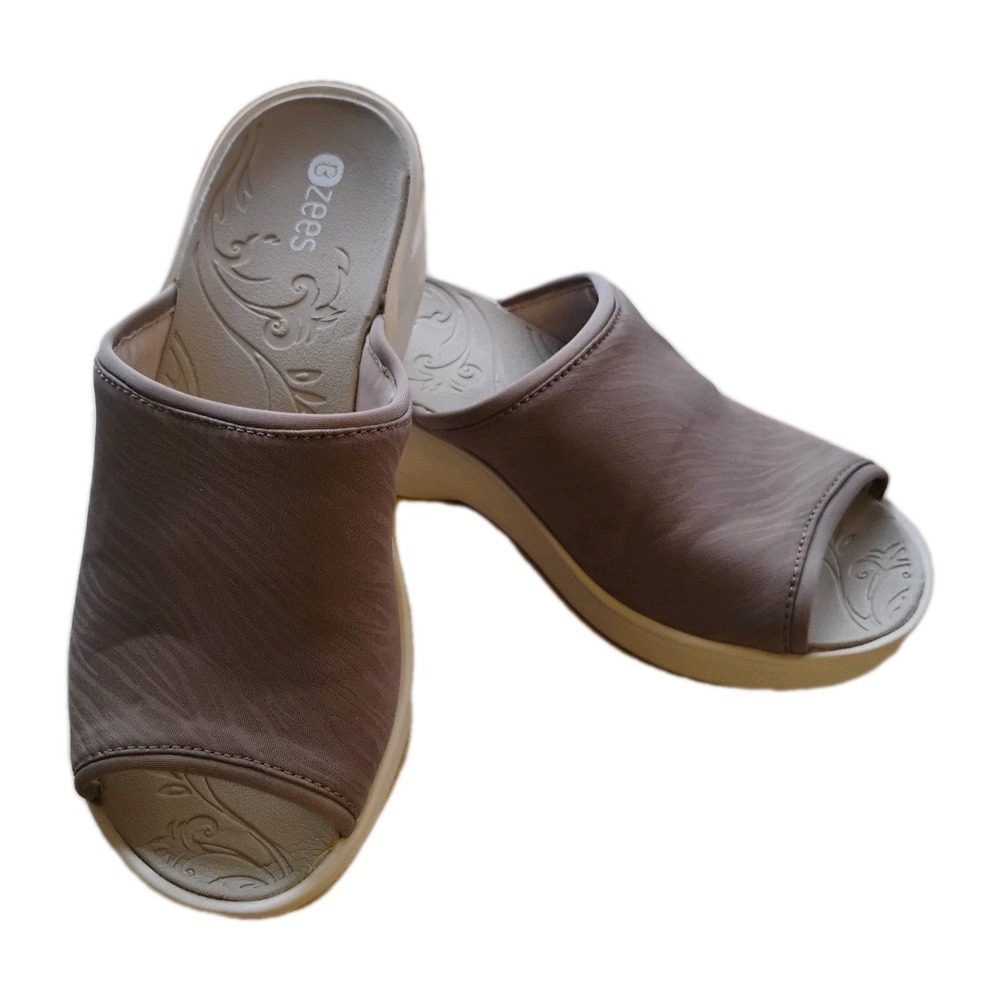 Bzees Women's Wedge Slide Sandals US 9W Taupe Comfort Open Toe Slip On